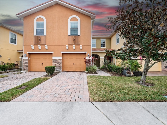 view of front of house featuring a garage