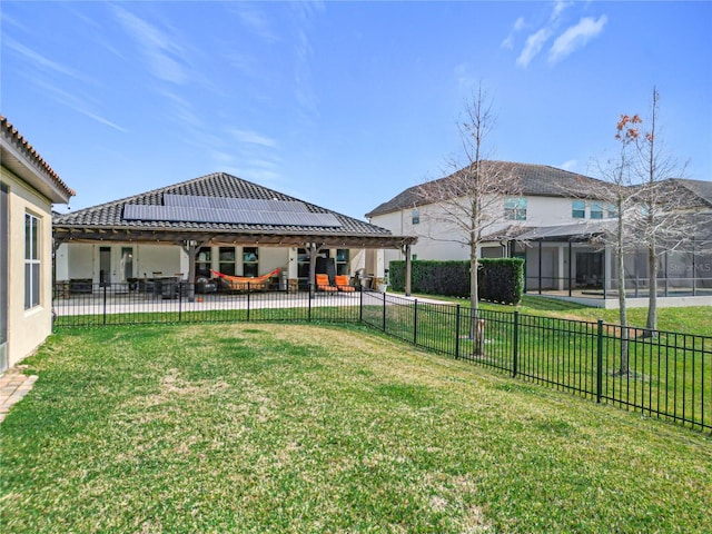 view of yard featuring a patio area