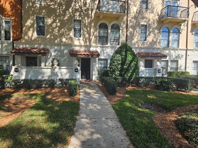 view of front facade