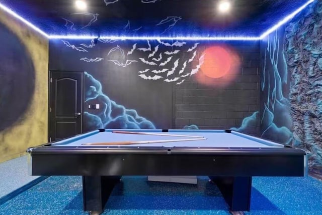 rec room with pool table