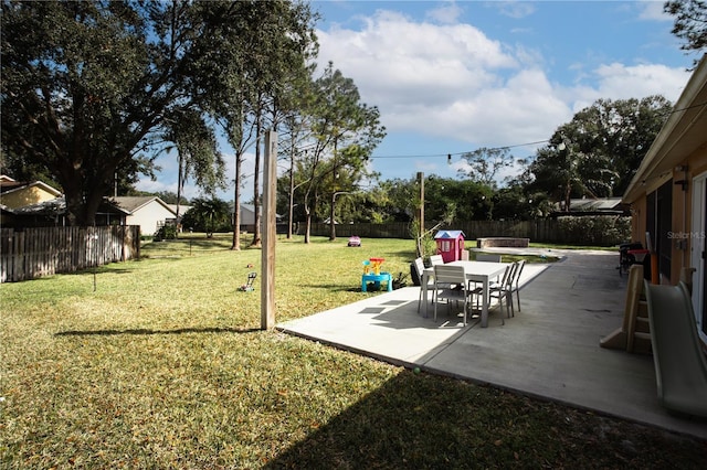 view of yard with a patio area