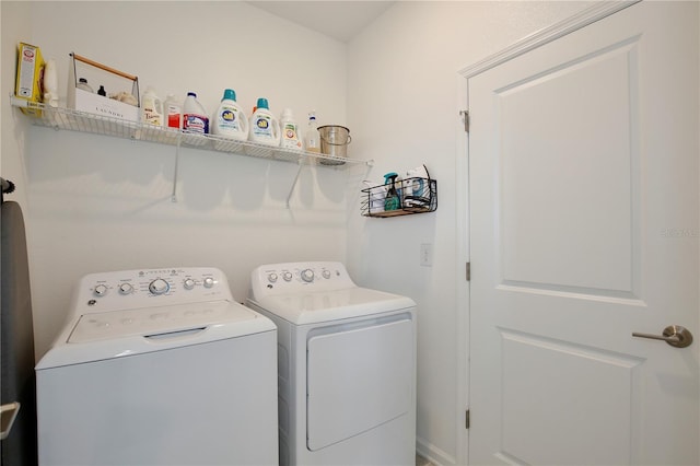 2429 Volunteer Ave, Kissimmee, FL 34744 - laundry area featuring laundry area and washer and clothes dryer