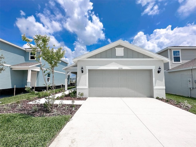 view of front facade with a garage