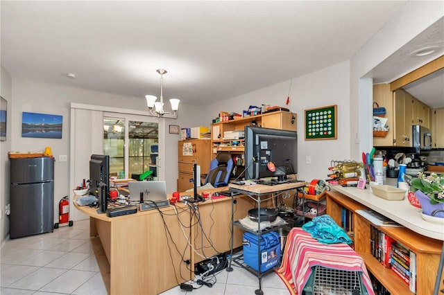 interior space with fridge, a chandelier, kitchen peninsula, and light tile patterned flooring