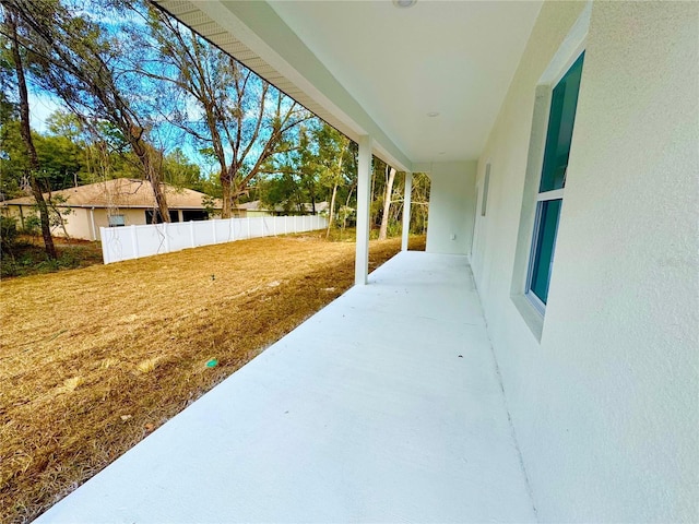 view of yard featuring a patio area