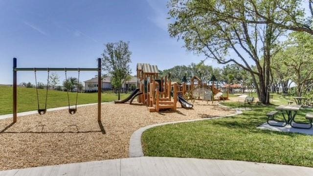 1942 Rankin St, Kissimmee, FL 34744 - community playground with a yard