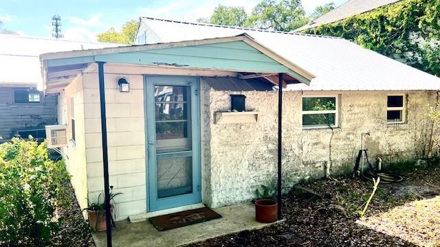 214 N New Hampshire Ave, Tavares, FL 32778 - view of outbuilding