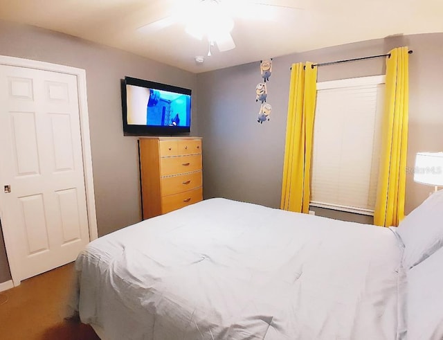 bedroom featuring ceiling fan