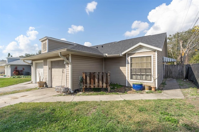 ranch-style home with a front yard