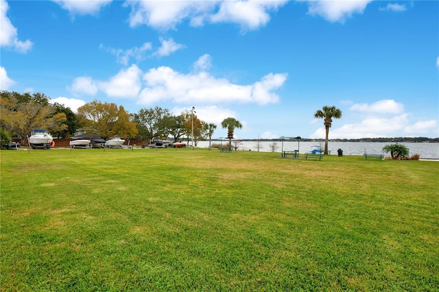 view of yard featuring a water view