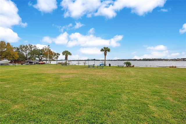 view of yard featuring a water view