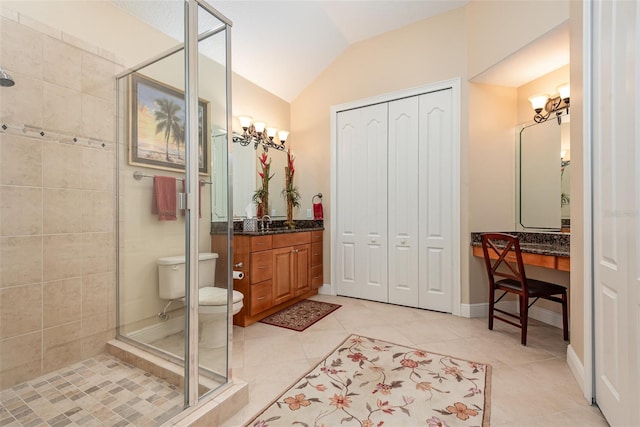 bathroom featuring a shower with shower door, lofted ceiling, a chandelier, vanity, and toilet