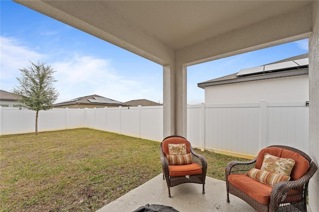 view of yard featuring a patio