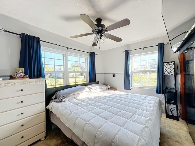 bedroom with ceiling fan