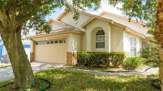 view of front facade featuring a garage