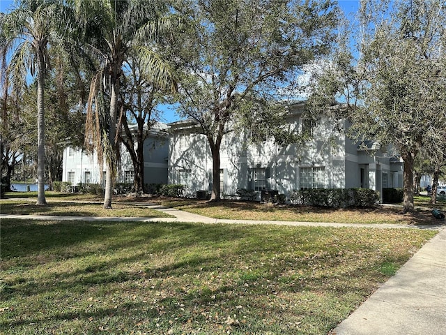 view of front of house with a front yard