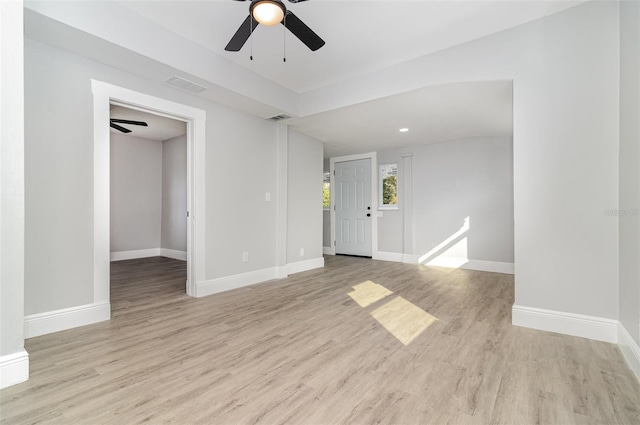 unfurnished room featuring light hardwood / wood-style floors and ceiling fan