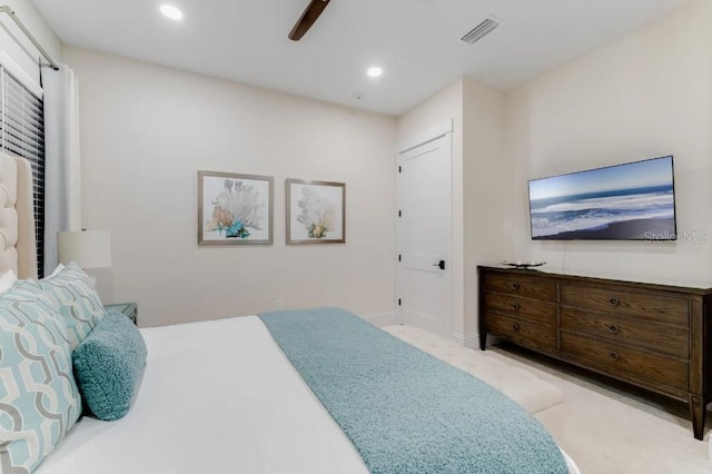 bedroom with ceiling fan