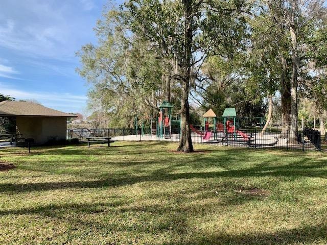 426 Club Dr, Winter Springs, FL 32708 - exterior space with a yard