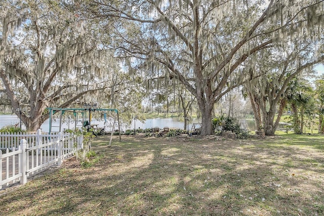 view of yard featuring a water view