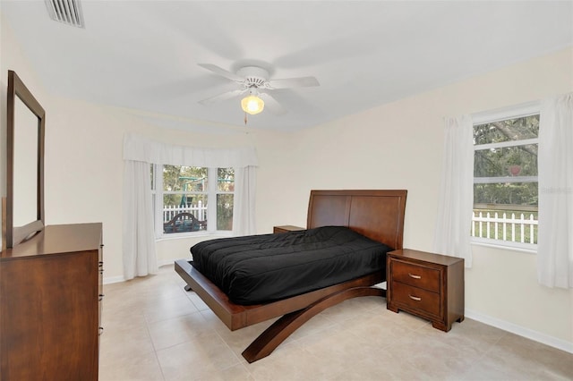 bedroom with ceiling fan