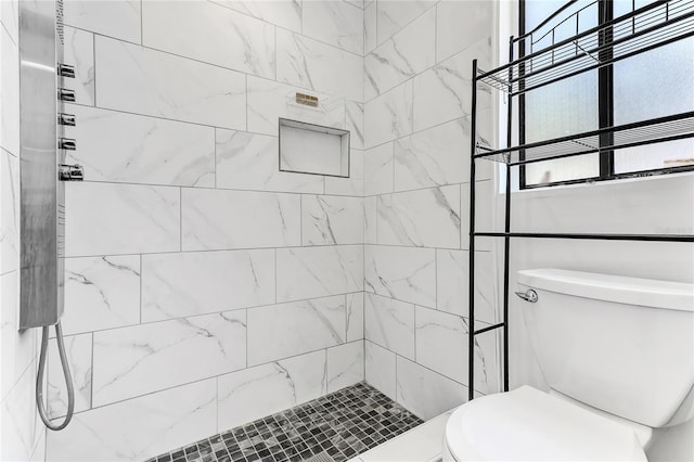 3547 Medford Rd, Casselberry, FL 32707 - full bathroom featuring tiled shower and toilet