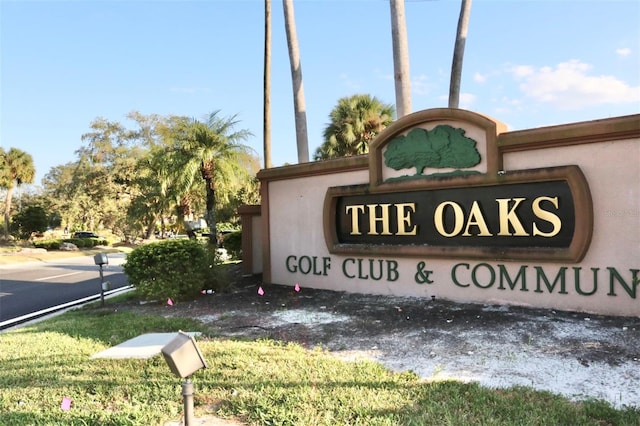 view of community / neighborhood sign