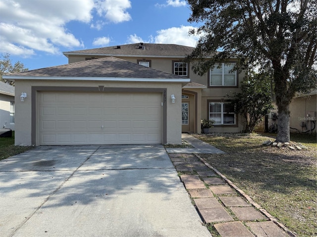 view of front property featuring a garage