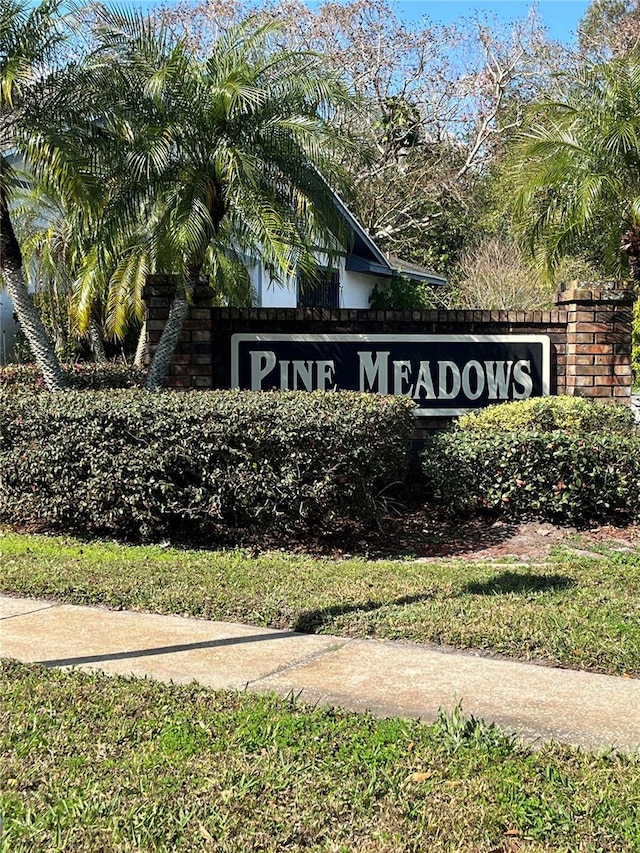 view of community / neighborhood sign