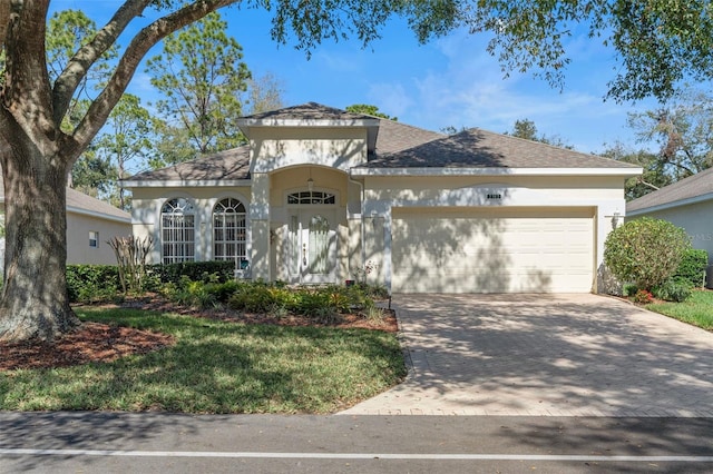 view of front facade featuring a garage