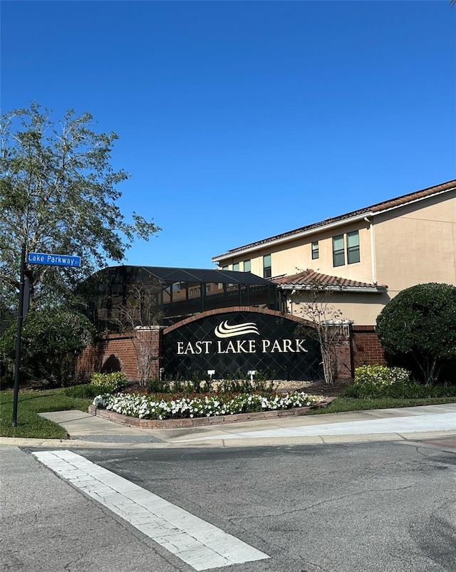 view of community / neighborhood sign