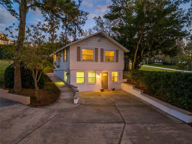 view of front of house with stucco siding