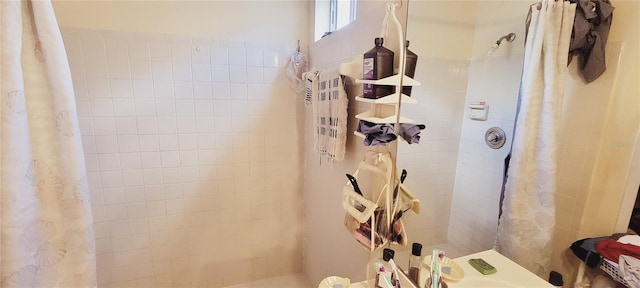 bathroom featuring curtained shower