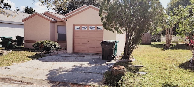 ranch-style home featuring a front lawn