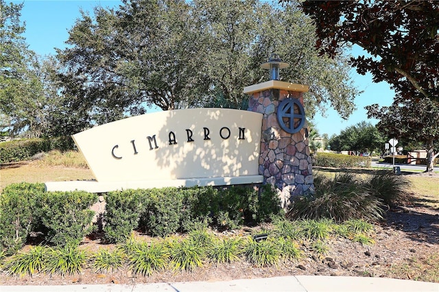 view of community / neighborhood sign