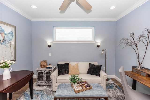 living room featuring recessed lighting, wood finished floors, a ceiling fan, baseboards, and ornamental molding