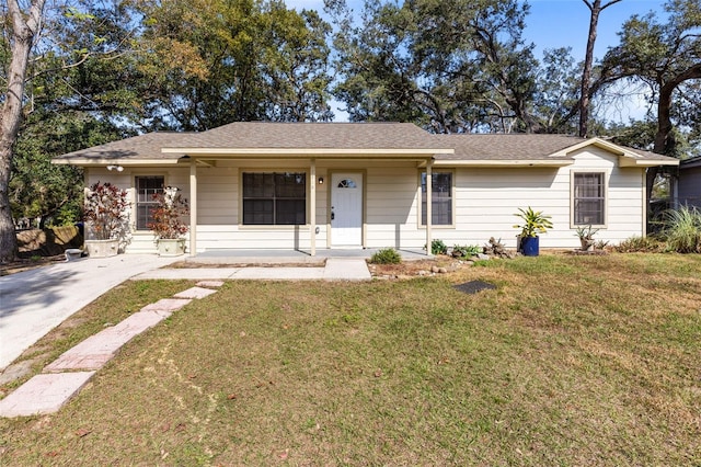 single story home featuring a porch and a front yard