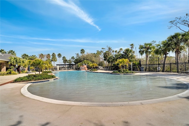 view of swimming pool