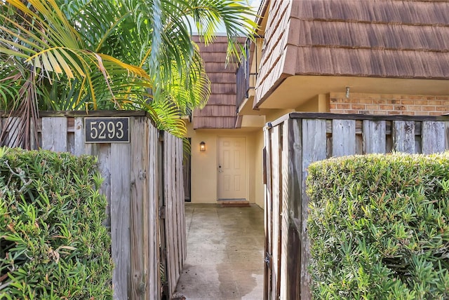 view of entrance to property