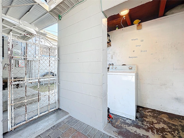 laundry room with washer / clothes dryer