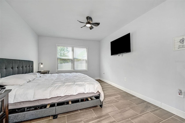 bedroom with ceiling fan