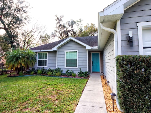 view of front of house featuring a front yard