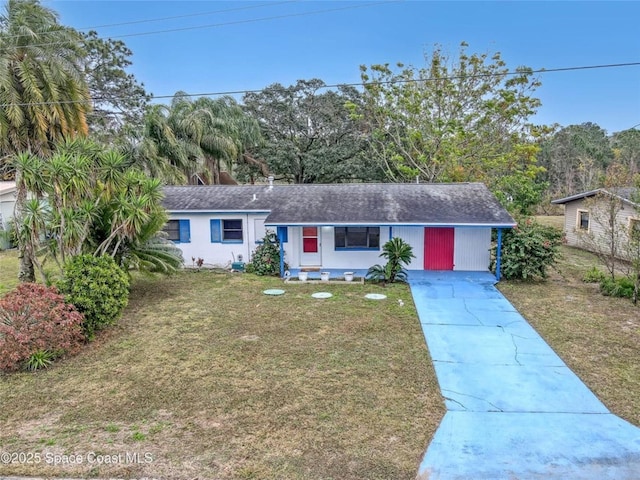 single story home with a front yard