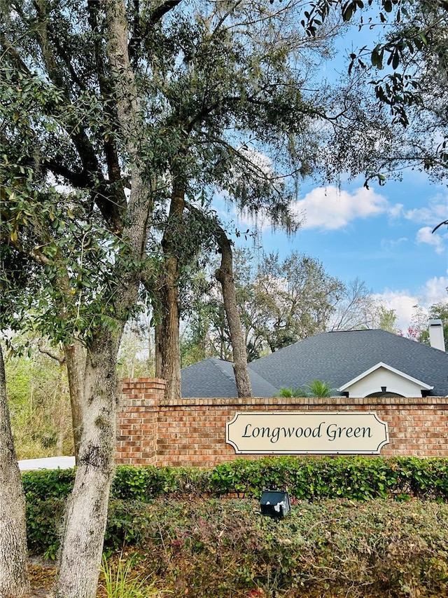 view of community / neighborhood sign