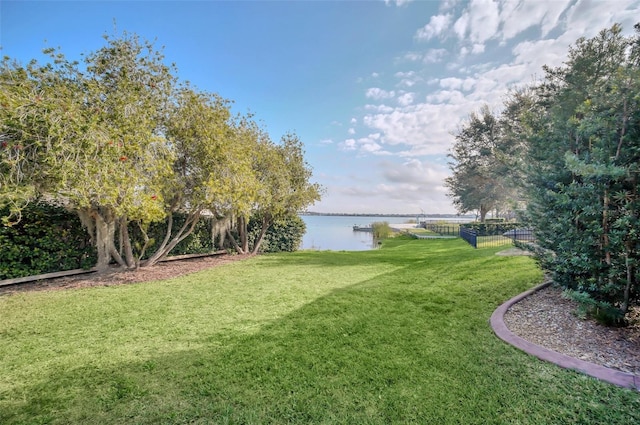 view of yard featuring a water view