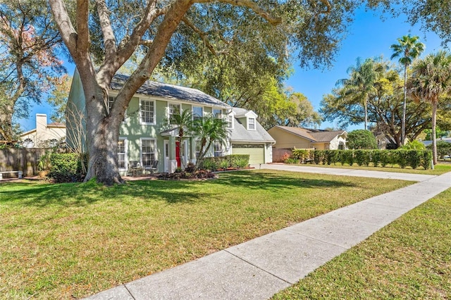 view of front facade with a front lawn