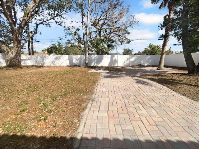 913 27th St E, Bradenton, FL 34208 - view of yard