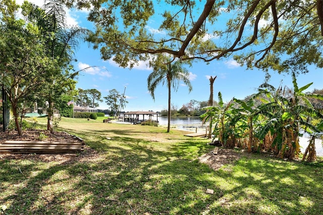 view of yard featuring a water view