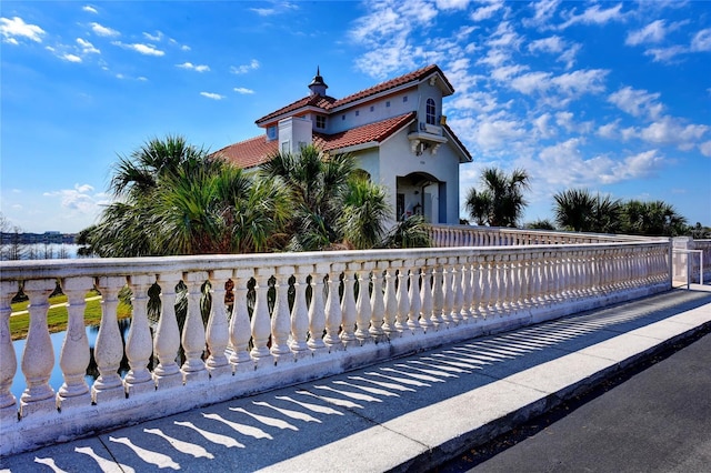 view of front of property