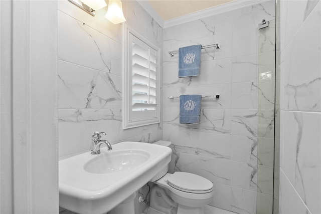 625 Brechin Dr, Winter Park, FL 32792 - bathroom featuring ornamental molding, toilet, and tile walls